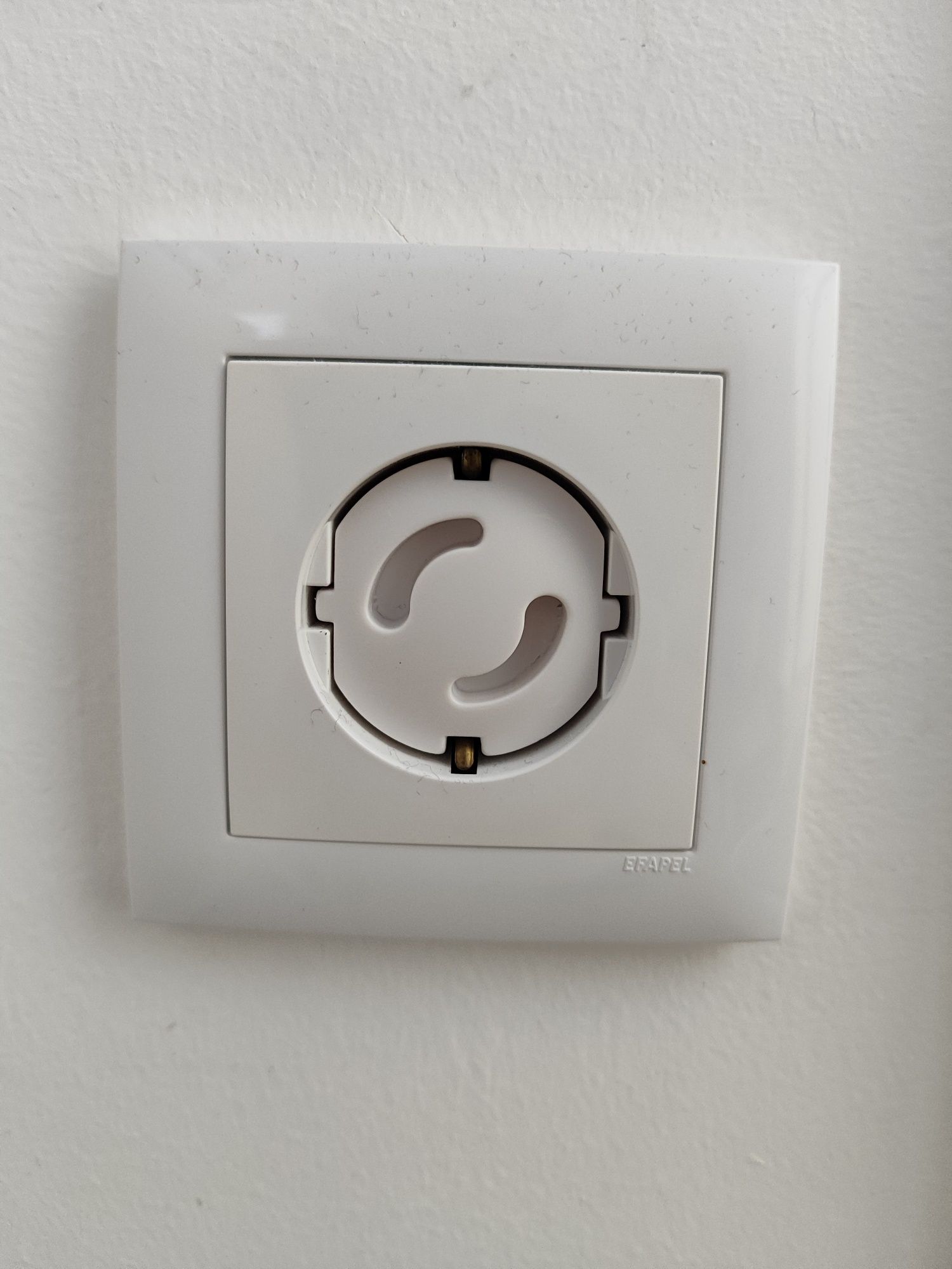 Proteção de tomadas elétricas