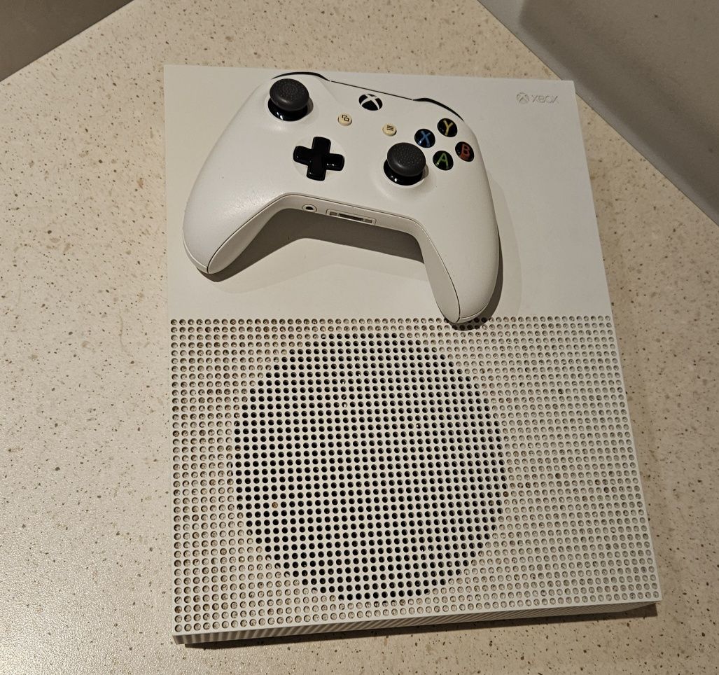 Microsoft Xbox One S