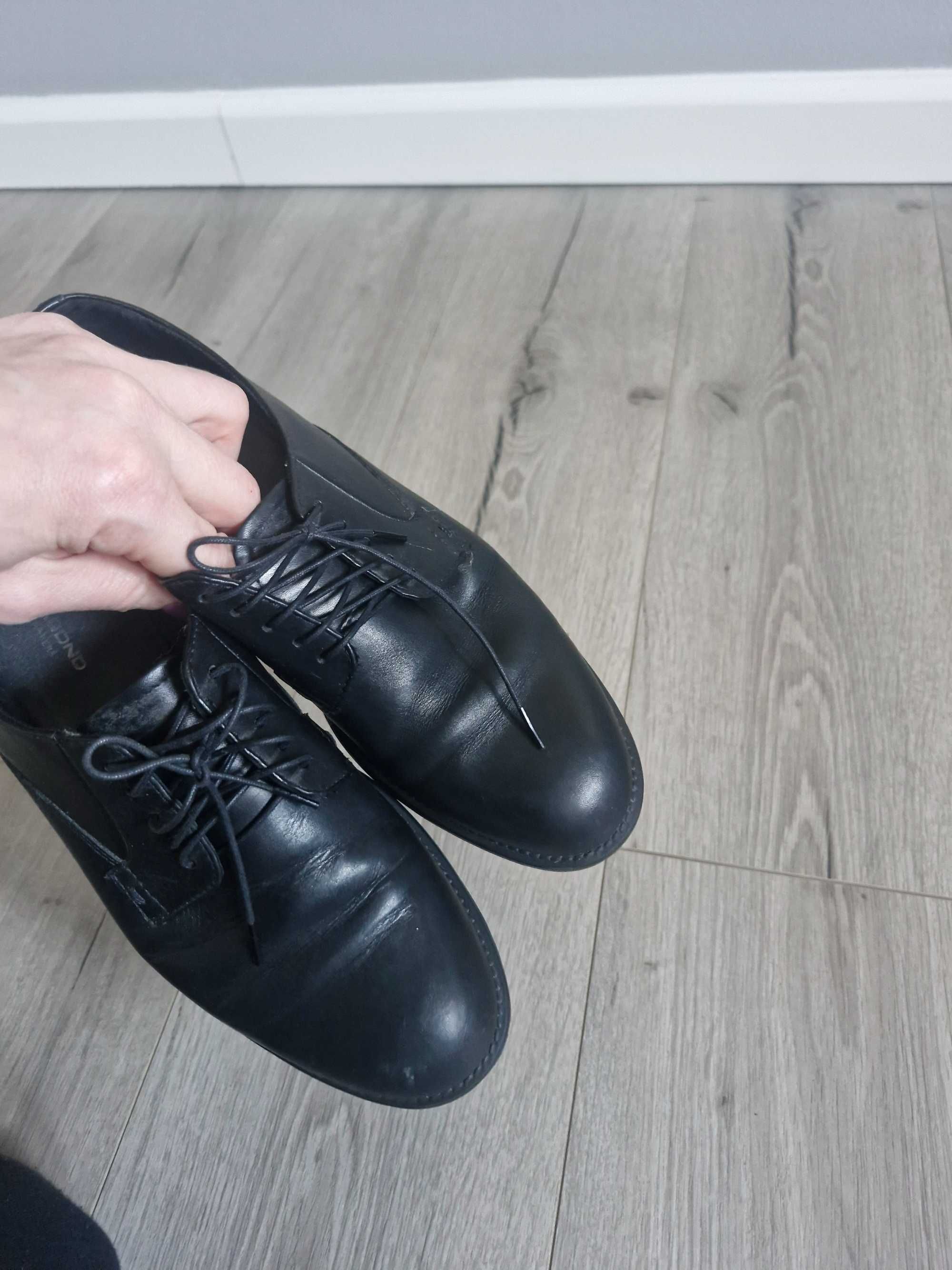Eleganckie buty dla chłopca