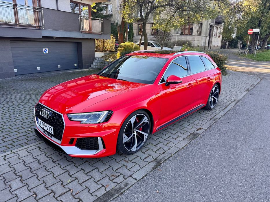 Audi RS4 Avant Audi RS4 Avant Krajowy Bezwypadkowy ASO FV23%