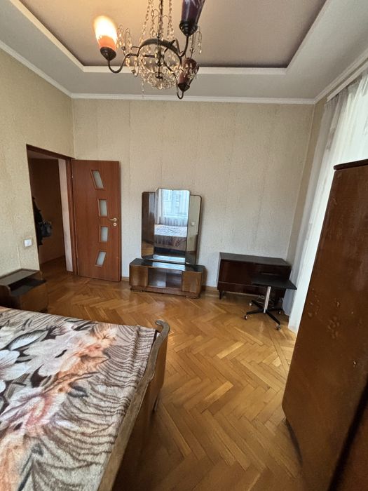 Сталінка у Приморському районі: 2 парки через дорогу, море 15хв. пішки