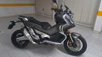 Honda XADV 750 com alguns extras