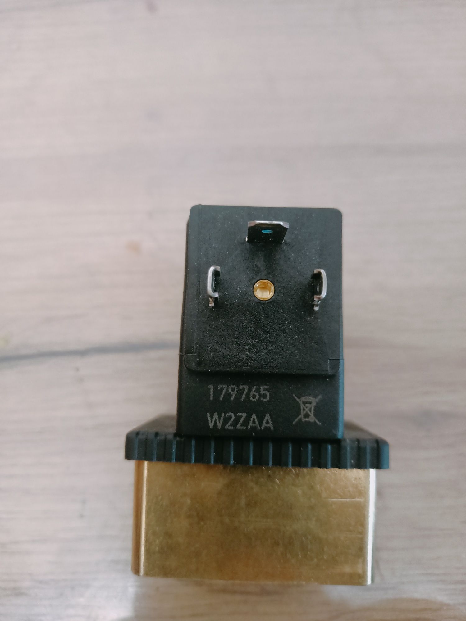 Продам электромагнитный клапан burkert
