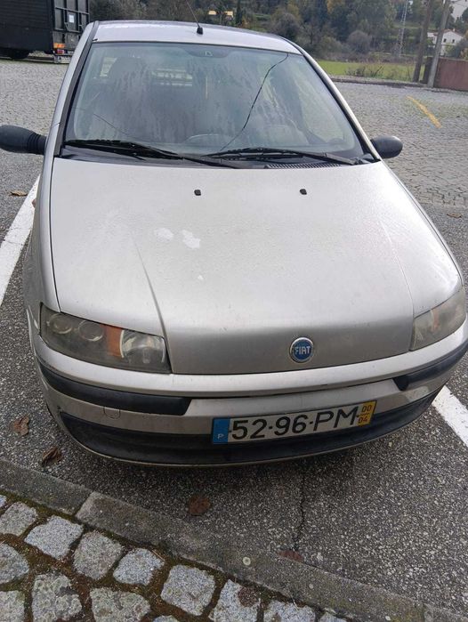 Vendo Fiat Punto 1.2 16 Válvulas de 2000