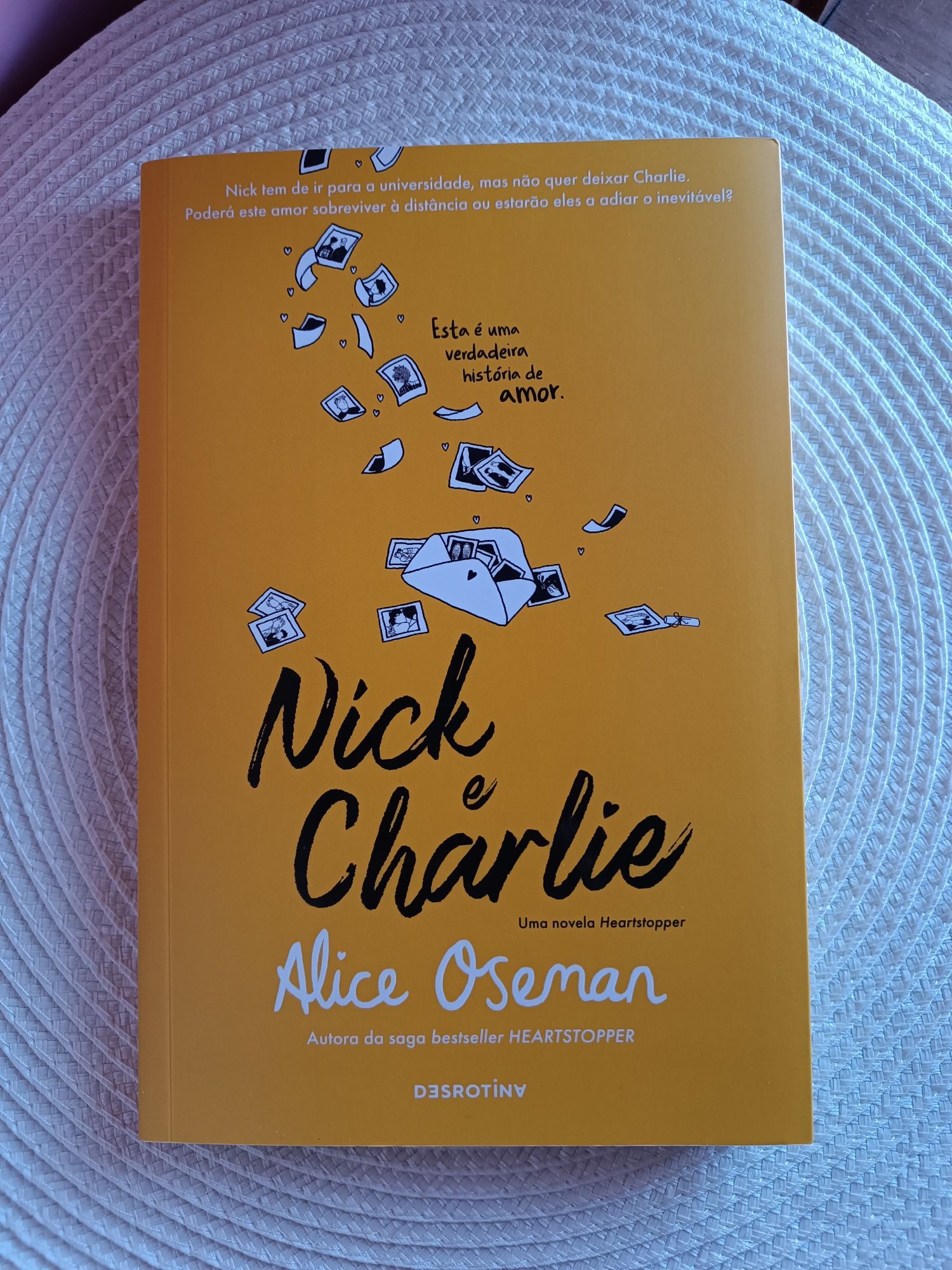 Livro "Nick e Charlie"