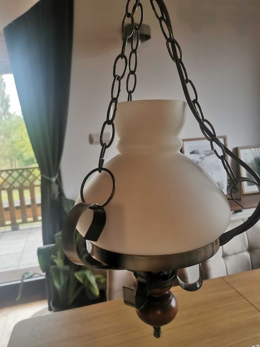 Lampy w stylu rustykalnym