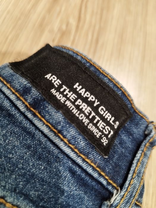 Jeansy z wysokim stanem