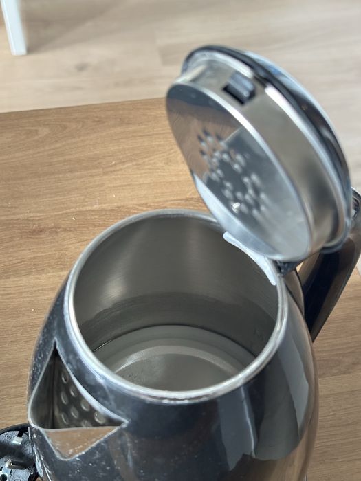 Czajnik czarny sprawny