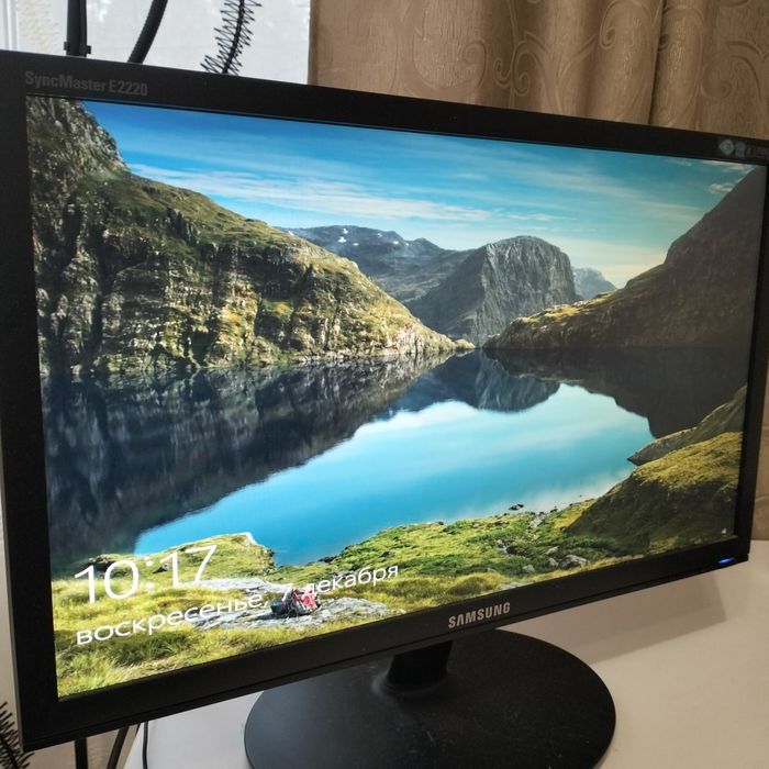 Монітор 21.5" Samsung E2220N