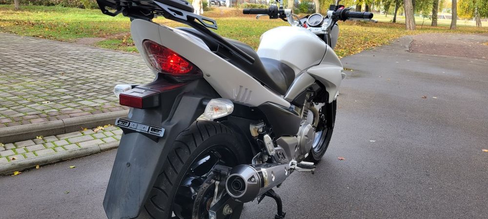 Suzuki GSR 250. 2015p. Сузукі.
