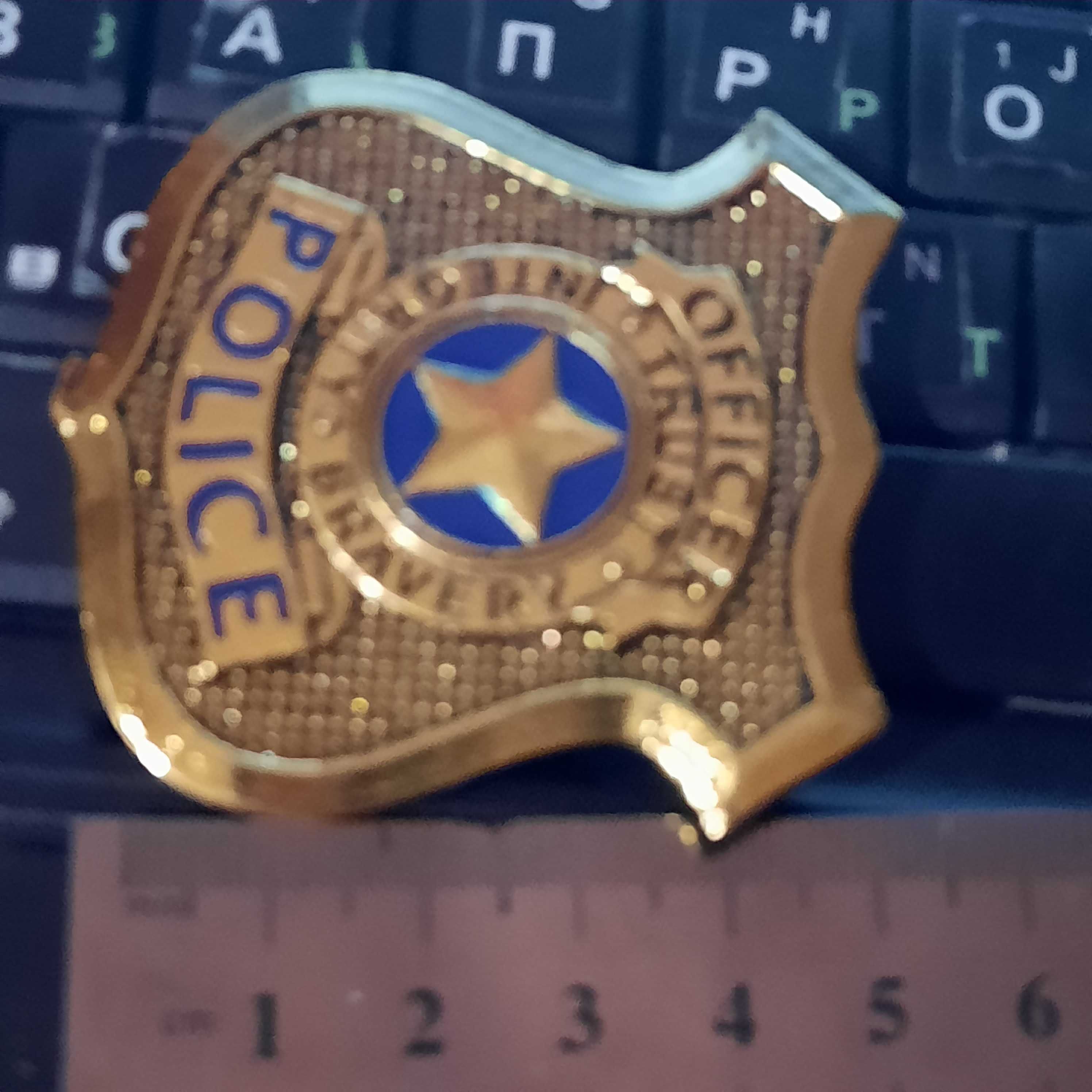 значок жетон брошь металлический офицер полиции  police