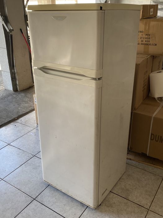 Frigorifico Zanussi 1,60 m a funcionar normalmente