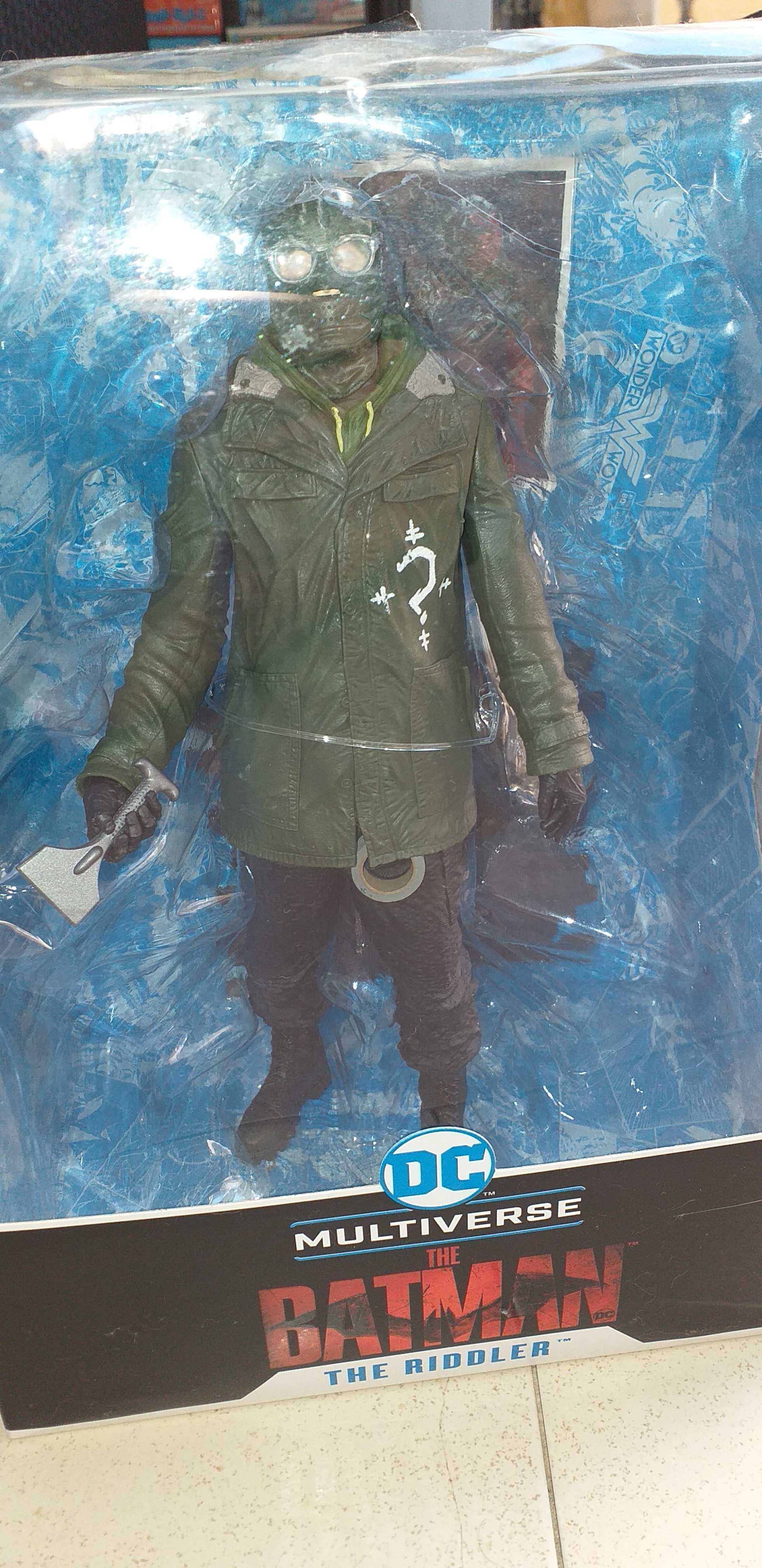 Figura The Riddler 30 cm c base/diorama da Mcfarlane/Batman Multiverse