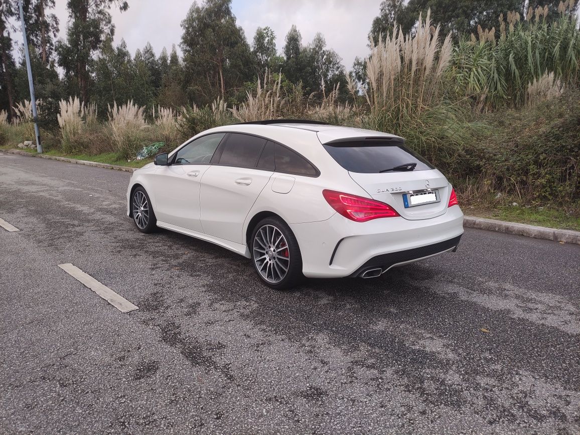 Mercedes CLA 200 | AMG | Full Extras | Automático | Tecto Panorâmico