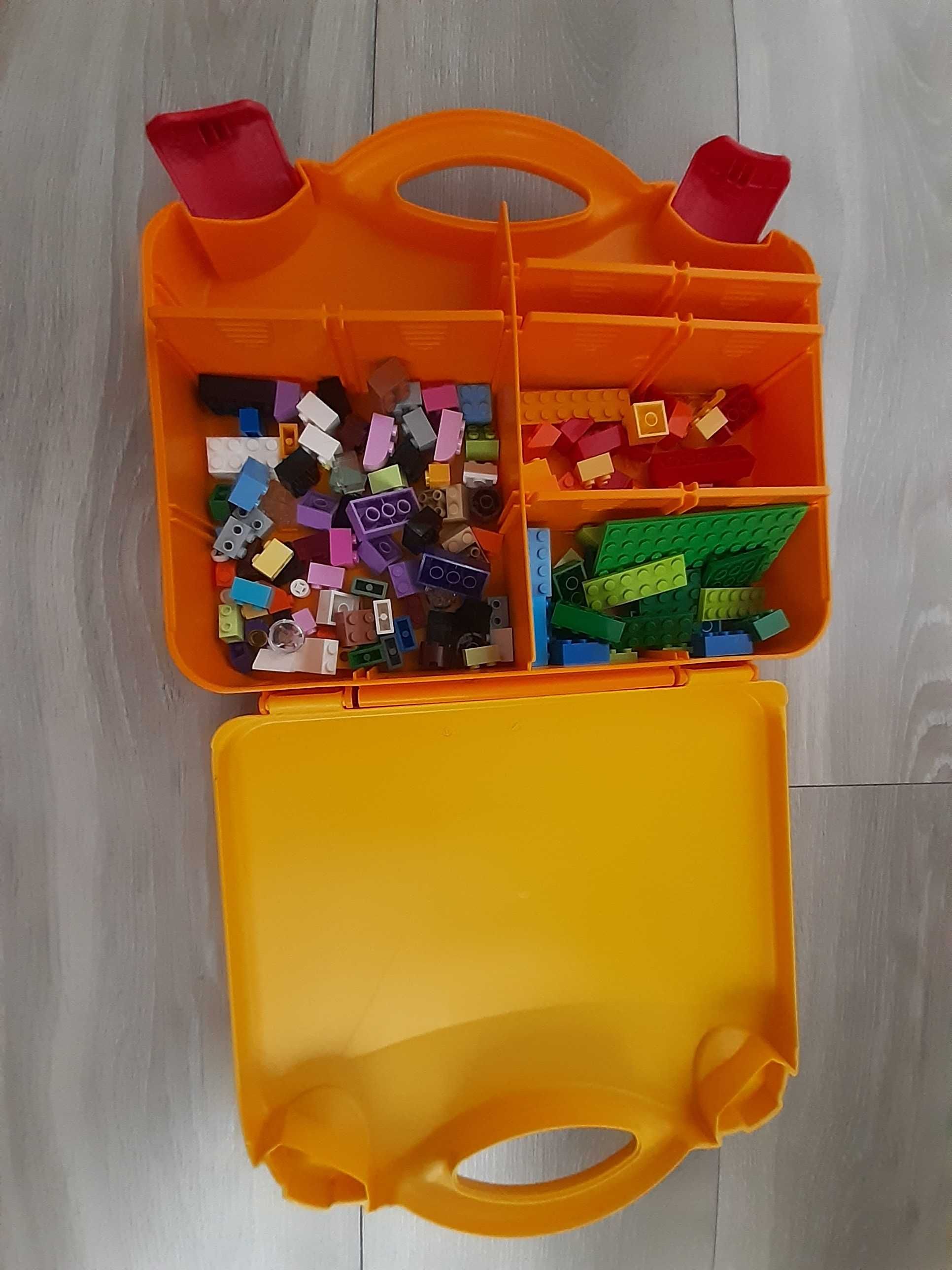 Klocki Lego w pudełku do kreatywnego układania, cena 150 zł
