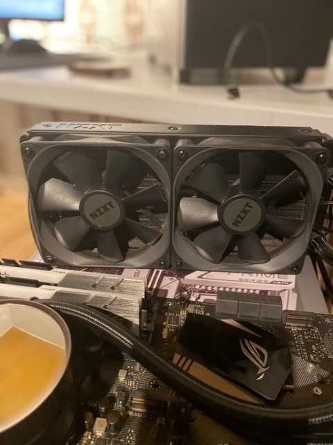 I7 7700k  asus strix water cooler  16GB  g.skill