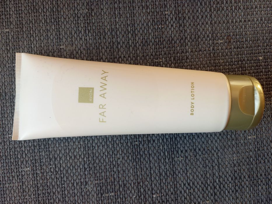 For Away 125 ml  Avon balsam perfumowany