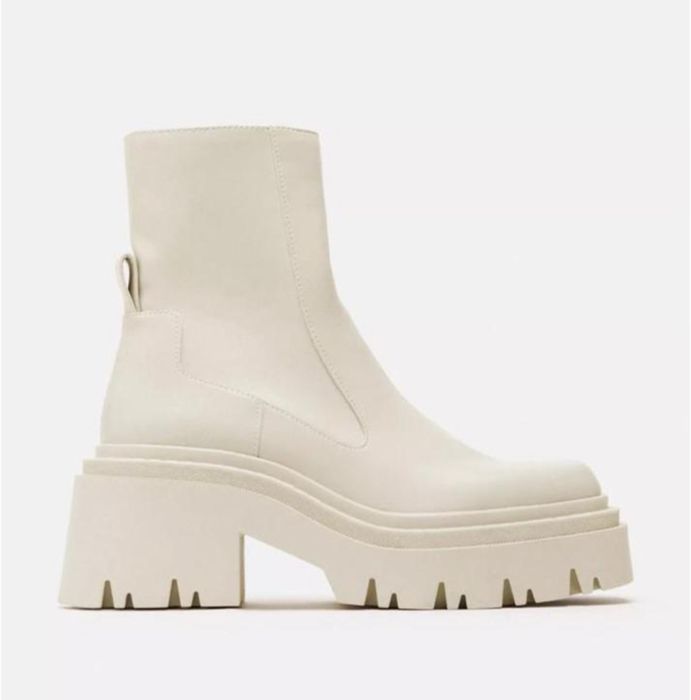 Чоботи масивні Zara