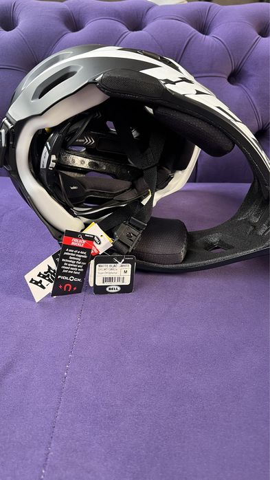 Nowy kask Bell super DH rozmiar M