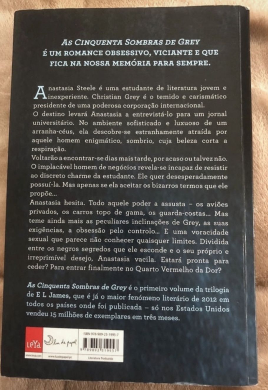 Livro "As cinquenta sombras de Grey"