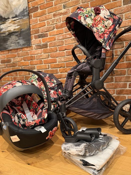 Cybex Priam Dark Spring Blossom 4.0 Platinum zestaw z niania Motorola