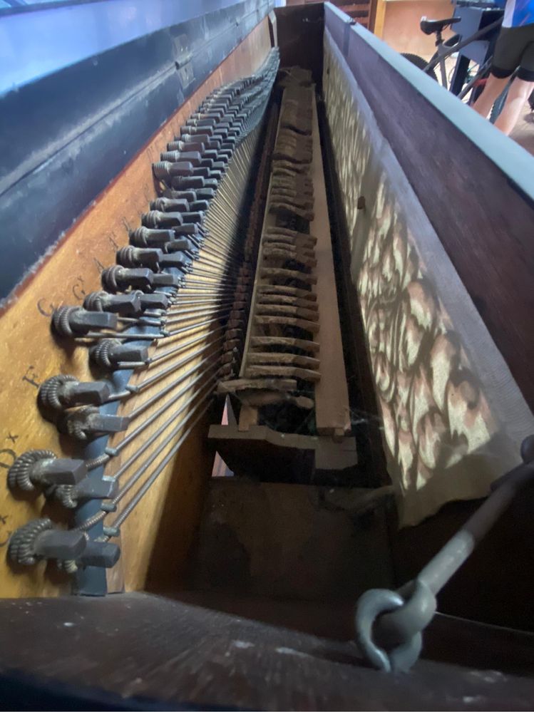 Piano / Orgão antigo