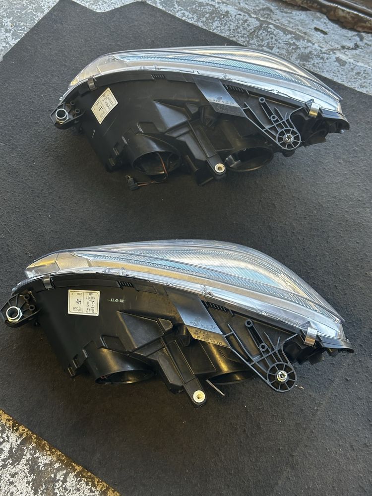 Oticas Direitas Frontais Mercedes W204 H7