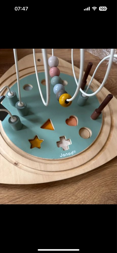 Janod – wielofunkcyjny stolik edukacyjny – drewniany montessori