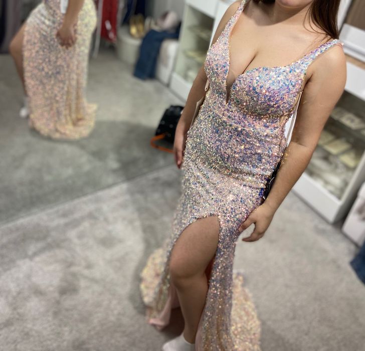 Вечірня сукня, випускна сукня