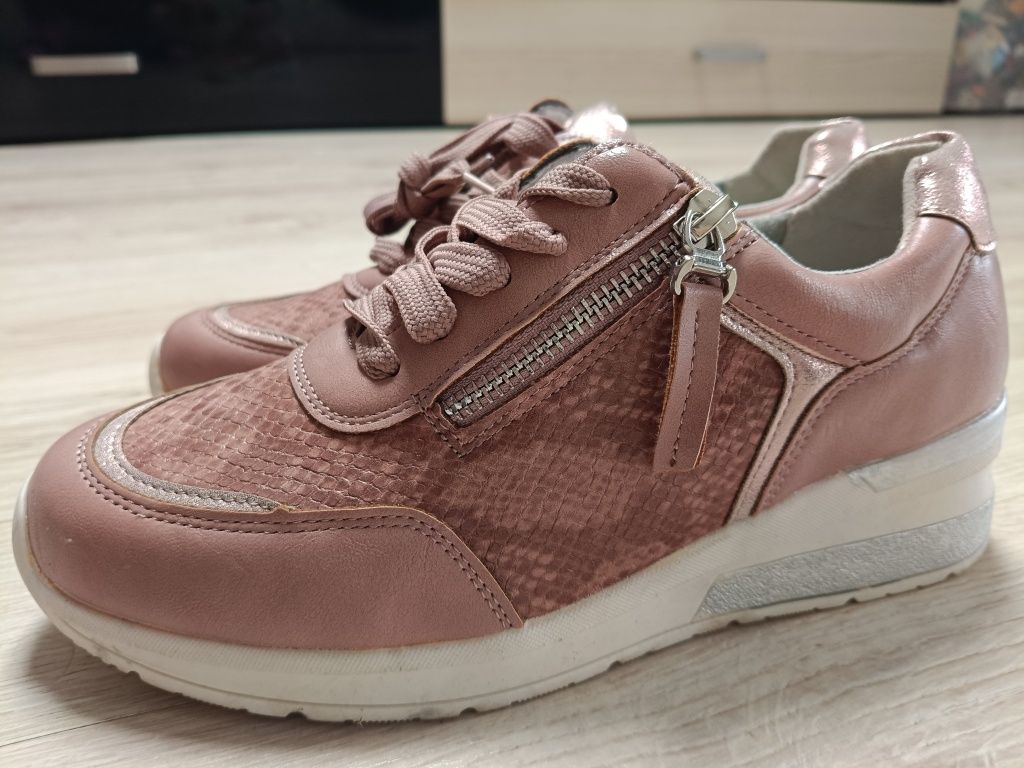Adidasy różowe nowe 37