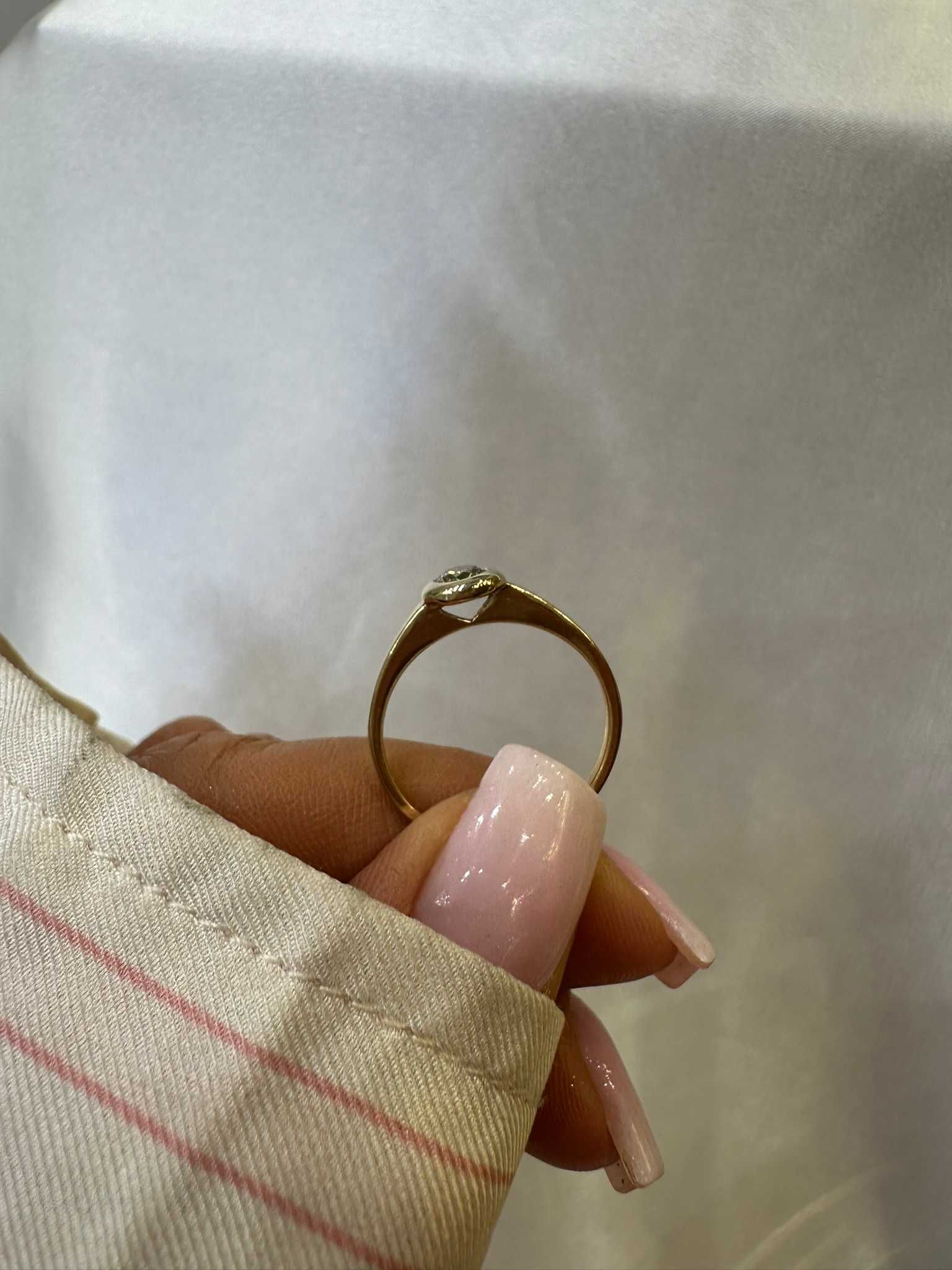 Pierścionek z diamentem naturalnym 0.20 CT