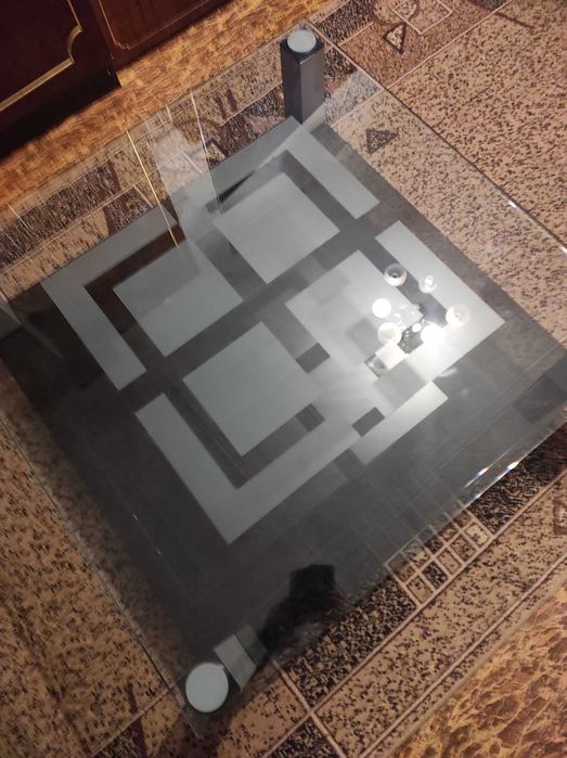 Стол стеклянный квадратный кофейный, журнальный.