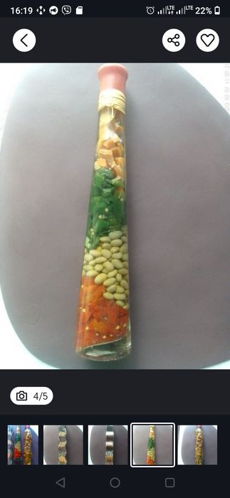 набір декоративних пляшок для кухні.