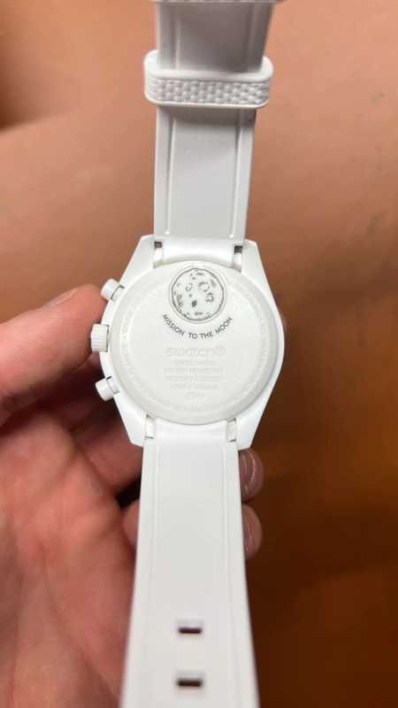 Omega × Swatch Moonphase Snoopy SO33W700