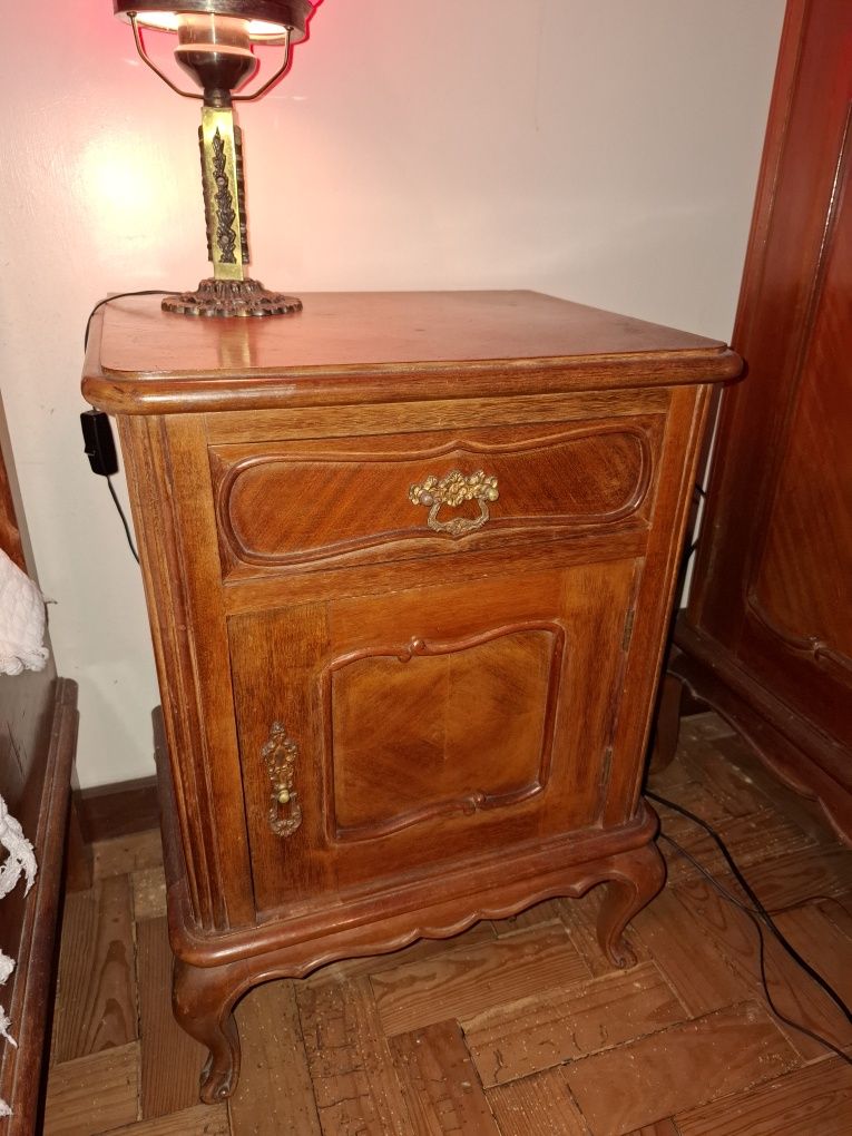 Mobília portuguesa de quarto de casal anos 50