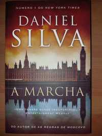 L " A Marcha "  Daniel Silva (Ed. Regular / Como Novo)