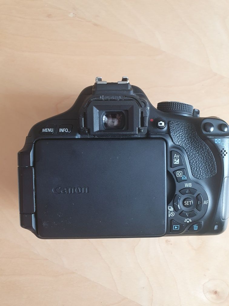 Canon EOS 600D body uszkodzone na części