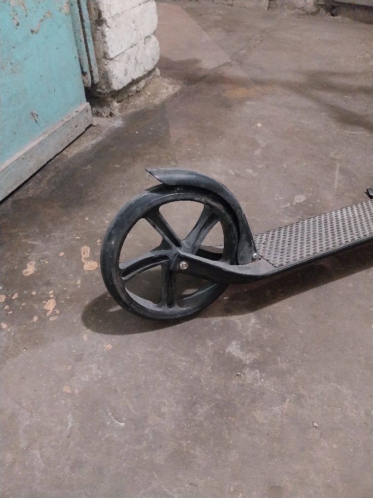 Fajna hulajnoga wyczynowa