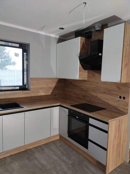 Meble kuchenne  pokojowe  łazienkowe  szafy na wymiar dla wszystkich.