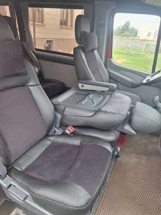 Обшивка перетяжка салона авто