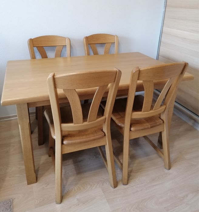 Stół dębowy z 4 krzesłami 140/85