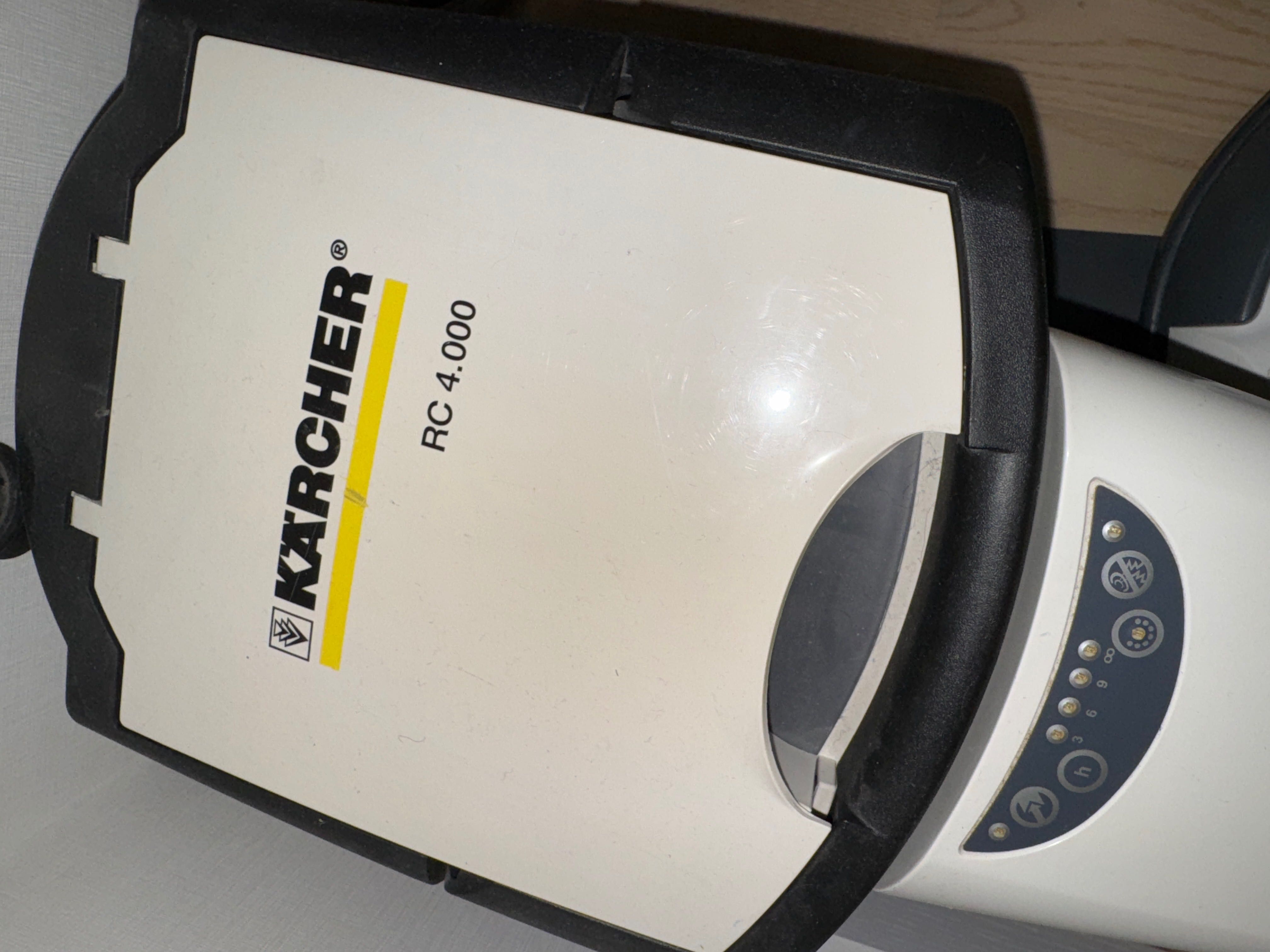 Робот-пылесос Karcher RC4000 + станция +мешки для мусора