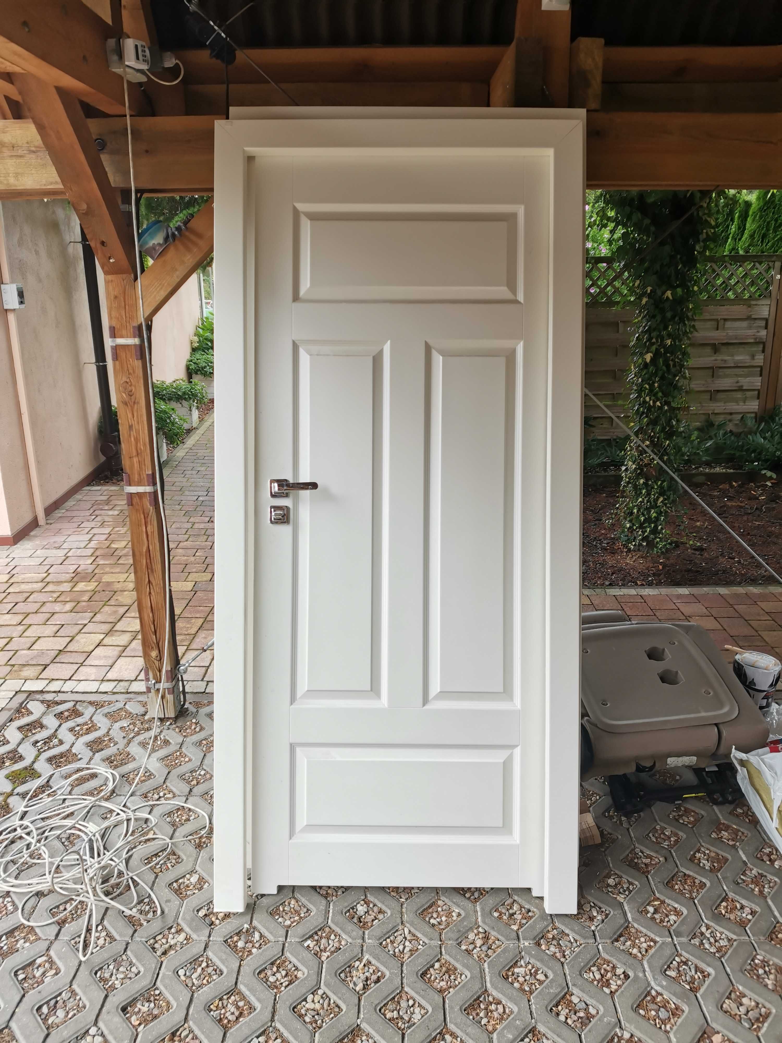 Drzwi wewnetrzne, białe, 80 I 60cm, prawe, z podcieciem