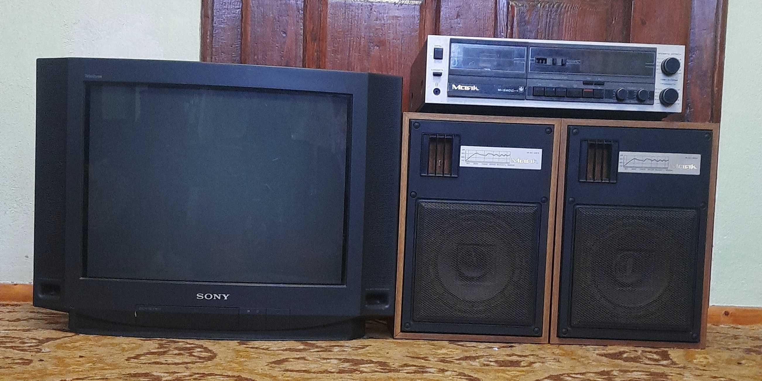 Телевізор SONY  б/у, і магнітофон Маяк М-240С-1