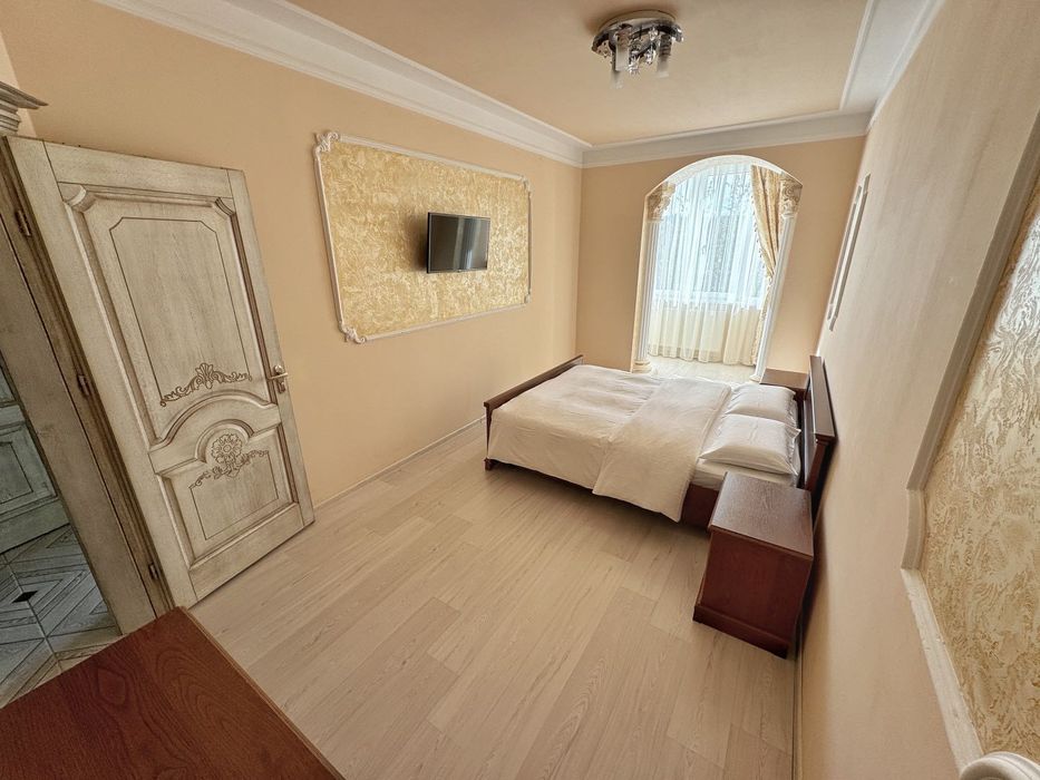 ‼️Вільно‼️ Двокімнатна квартира - вул. Степана Бандери 35