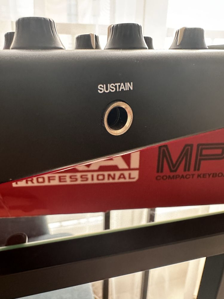 MPK mini hybrid 3 wobble
