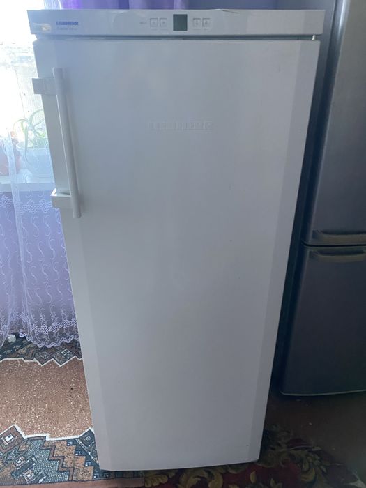 продам морозилку робочу срочно