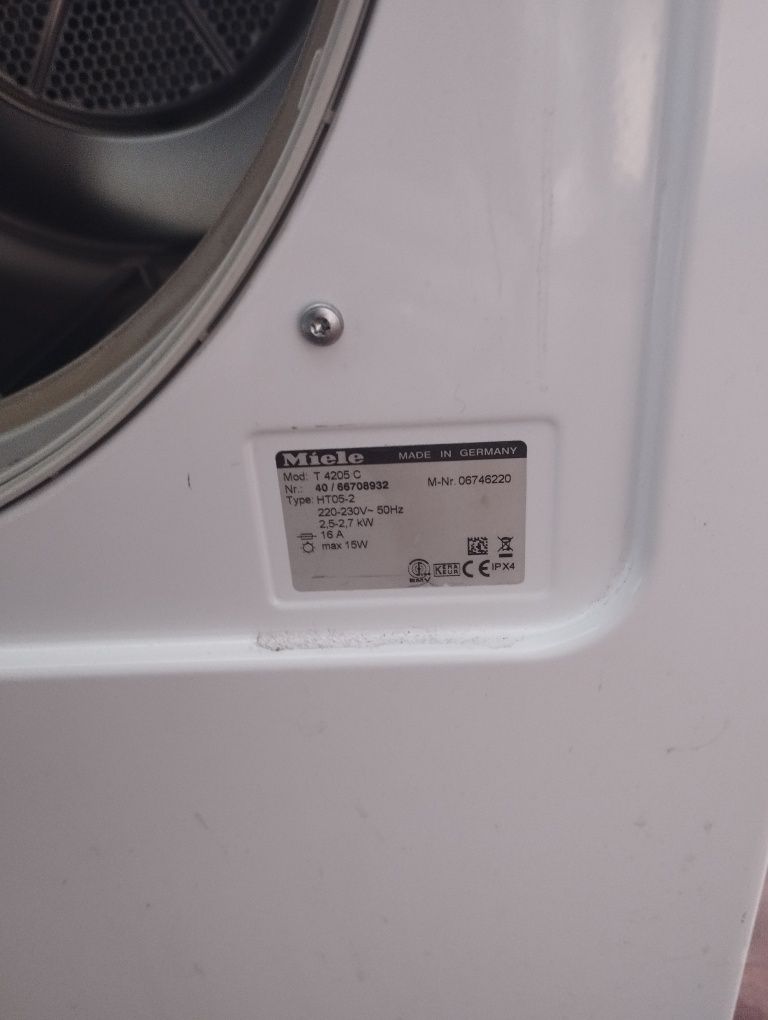 Продам сушильну машинку Miele