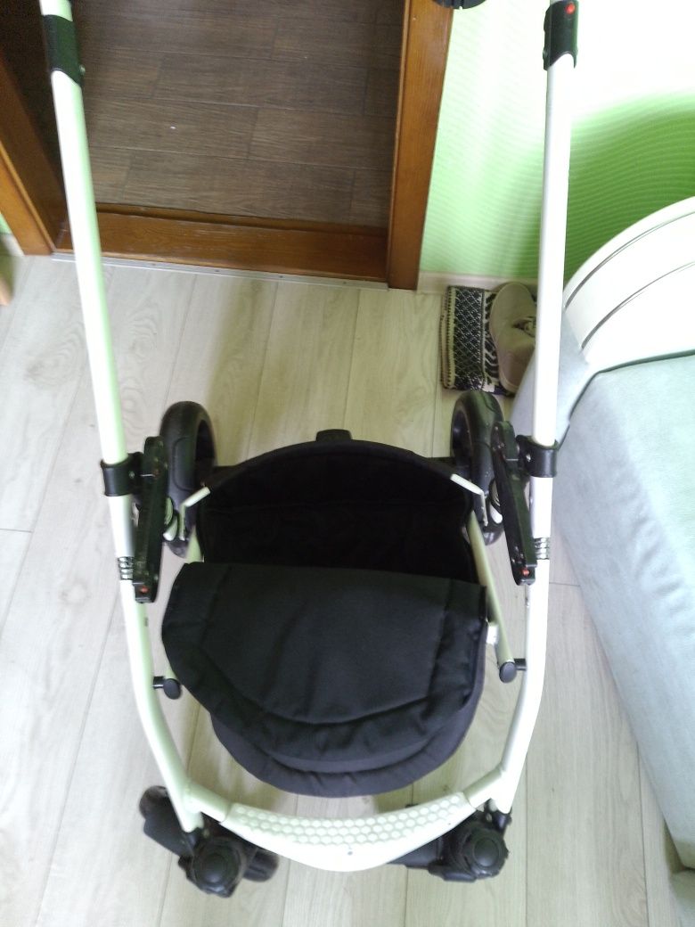 Продам коляску Baby Pram