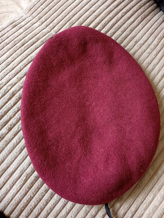 Brytyjski beret desant rozmiar 59 cm
Beret jest w stanie dobrym widocz